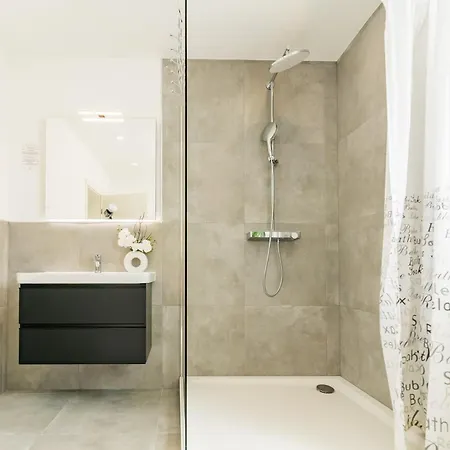 3br, 1ba W Walk-in Closet, Ac, Near Rab Appartement *