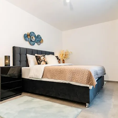 Appartement 3br, 1ba W Walk-in Closet, Ac, Near Rab