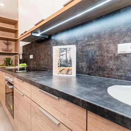 Apartamento 3br, 1ba W Walk-in Closet, Ac, Near Rab Ramstein-Miesenbach