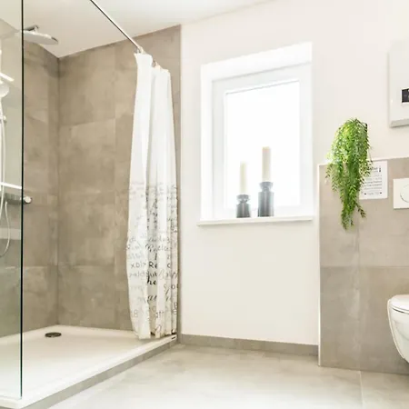 3br, 1ba W Walk-in Closet, Ac, Near Rab Ramstein-Miesenbach