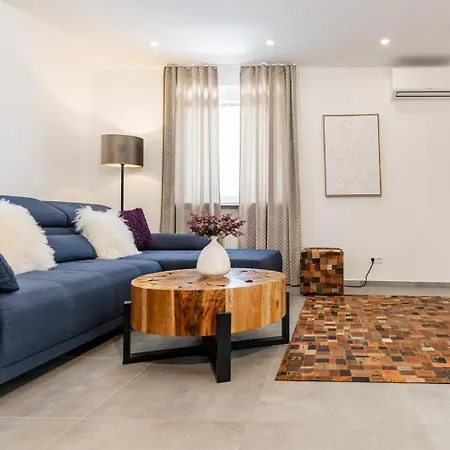 3br, 1ba W Walk-in Closet, Ac, Near Rab Appartement Ramstein-Miesenbach