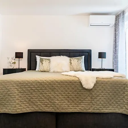 3br, 1ba W Walk-in Closet, Ac, Near Rab