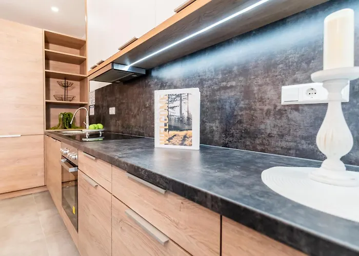 Apartamento 3br, 1ba W Walk-in Closet, Ac, Near Rab Ramstein-Miesenbach