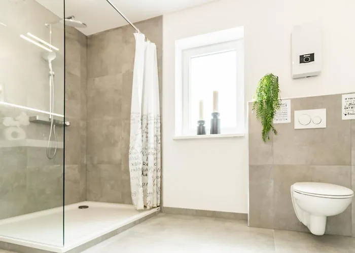 3br, 1ba W Walk-in Closet, Ac, Near Rab Ramstein-Miesenbach