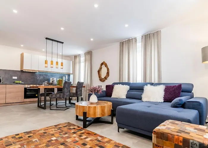 Apartamento 3br, 1ba W Walk-in Closet, Ac, Near Rab